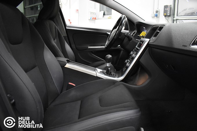 VOLVO V60 DRIVe Momentum